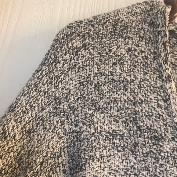 H&M size M sweater - Picture 2 of 3